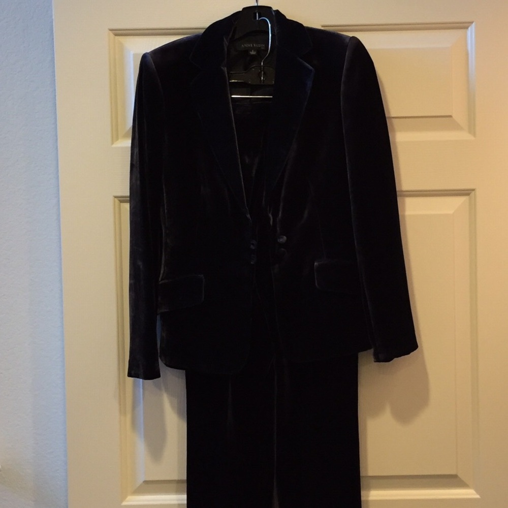 Anne Klein velvet pants suit.